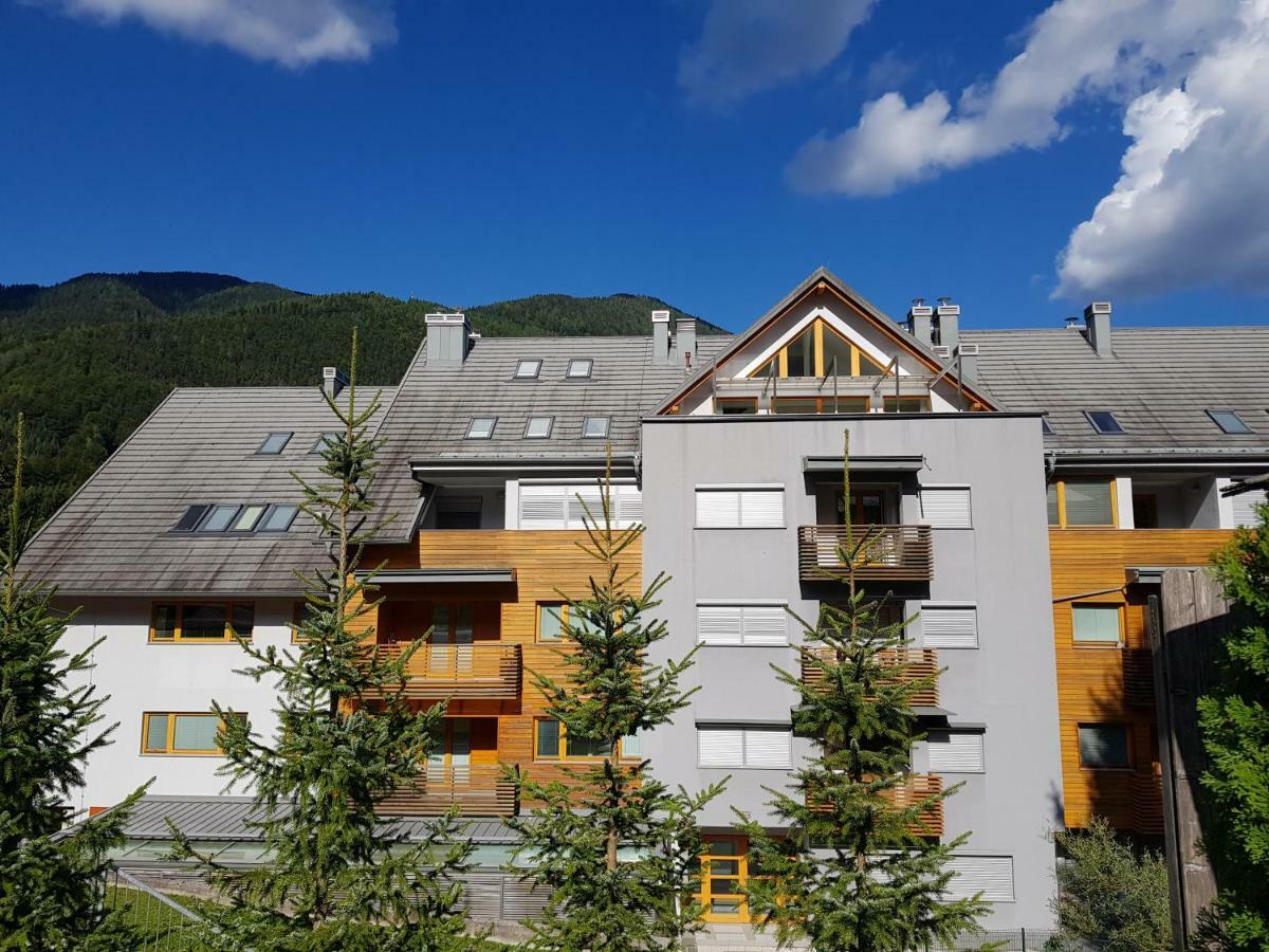 Yellow Apartma Kranjska Gora Appartement Buitenkant foto